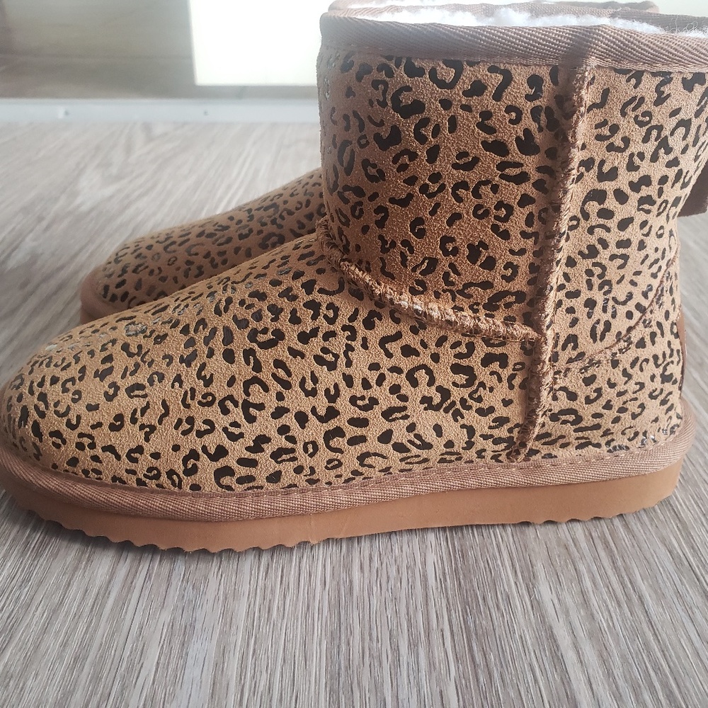 Emu Ridge Sophie Mini Print Ankle Boots - Picture 7 of 9